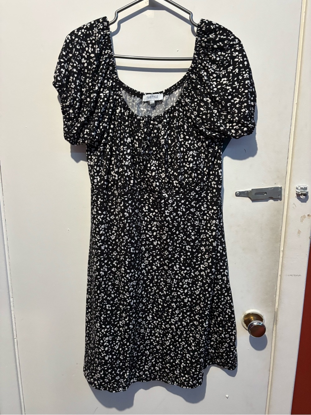 Black Floral Puff-Sleeve Mini Dress